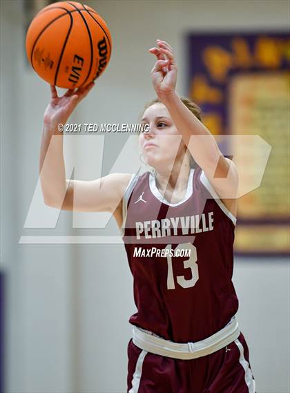 Thumbnail 3 in Glen Rose vs Perryville (Fountain Lake Christmas Classsic) photogallery.