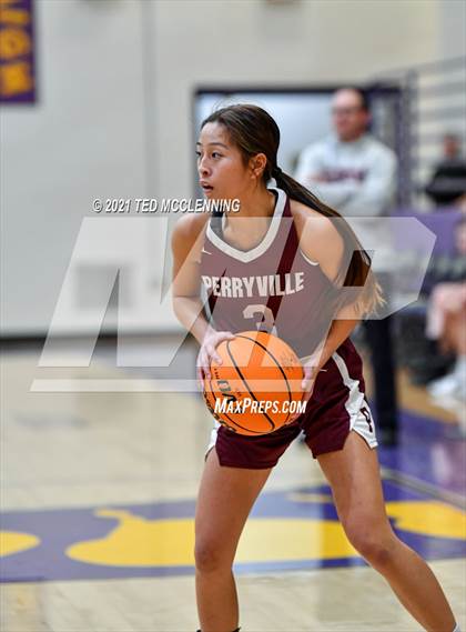 Thumbnail 2 in Glen Rose vs Perryville (Fountain Lake Christmas Classsic) photogallery.