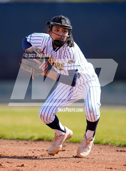Thumbnail 1 in Woodcreek @ Inderkum photogallery.