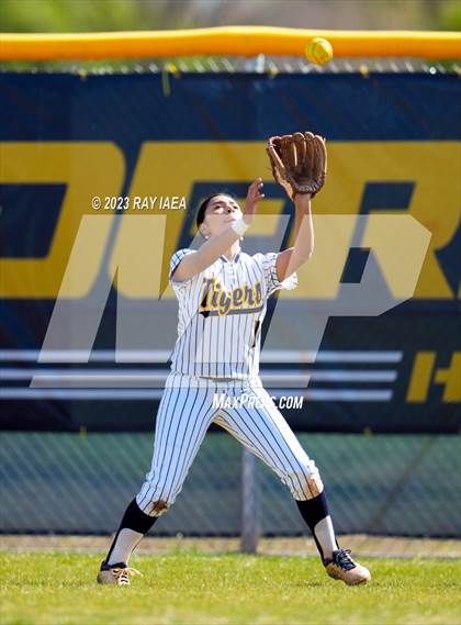 Thumbnail 3 in Woodcreek @ Inderkum photogallery.