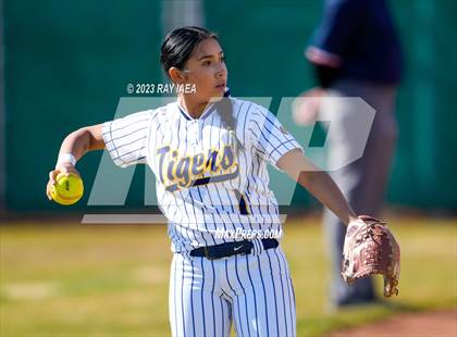 Thumbnail 1 in Woodcreek @ Inderkum photogallery.