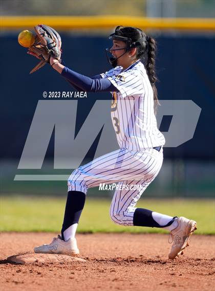 Thumbnail 3 in Woodcreek @ Inderkum photogallery.