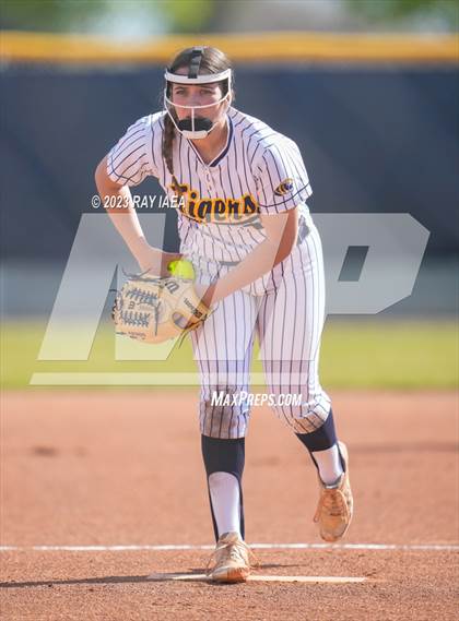 Thumbnail 1 in Woodcreek @ Inderkum photogallery.