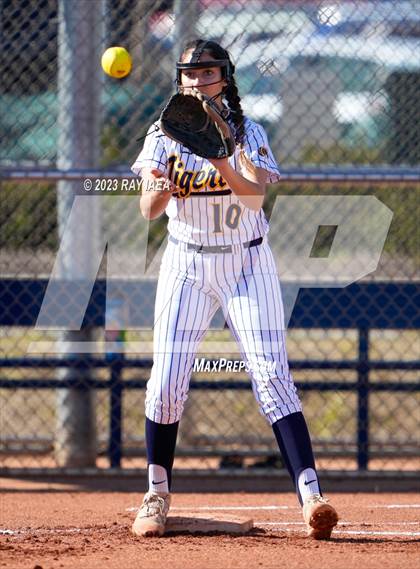Thumbnail 3 in Woodcreek @ Inderkum photogallery.