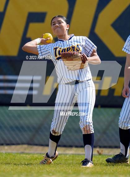 Thumbnail 1 in Woodcreek @ Inderkum photogallery.