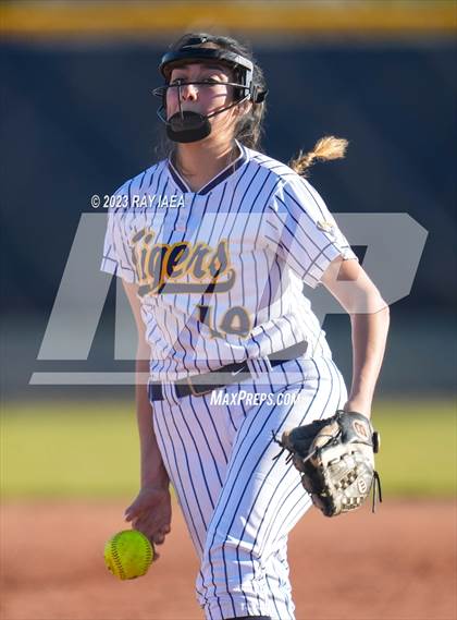 Thumbnail 1 in Woodcreek @ Inderkum photogallery.
