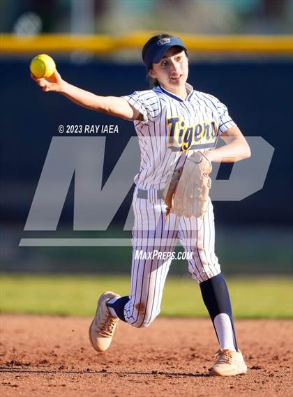 Thumbnail 1 in Woodcreek @ Inderkum photogallery.