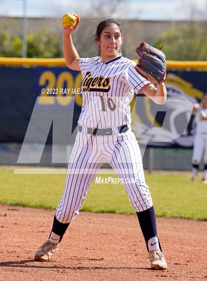 Thumbnail 2 in Woodcreek @ Inderkum photogallery.