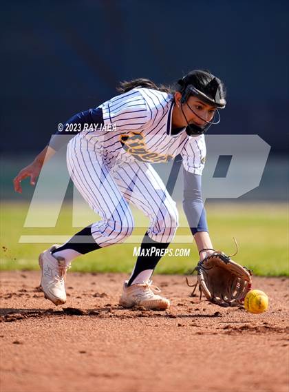 Thumbnail 1 in Woodcreek @ Inderkum photogallery.