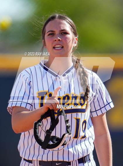 Thumbnail 3 in Woodcreek @ Inderkum photogallery.