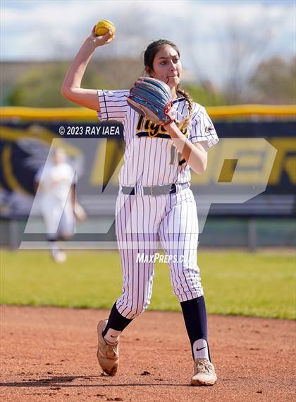 Thumbnail 3 in Woodcreek @ Inderkum photogallery.
