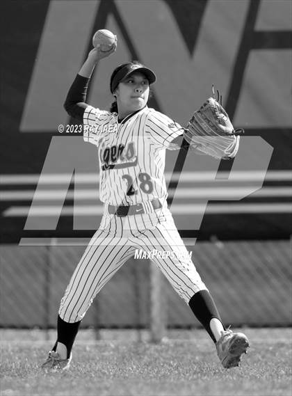 Thumbnail 3 in Woodcreek @ Inderkum photogallery.