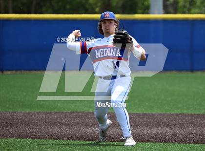 Thumbnail 3 in Oneonta vs. Medina photogallery.