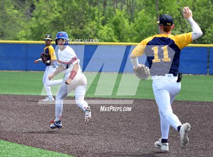 Thumbnail 2 in Oneonta vs. Medina photogallery.