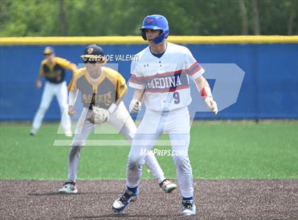 Thumbnail 1 in Oneonta vs. Medina photogallery.