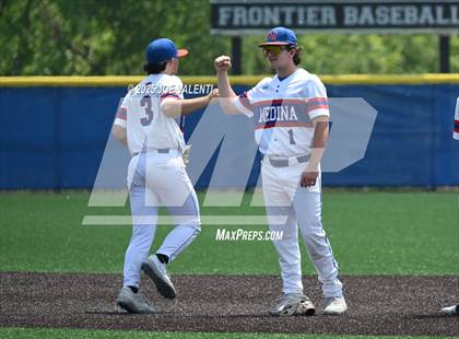 Thumbnail 2 in Oneonta vs. Medina photogallery.