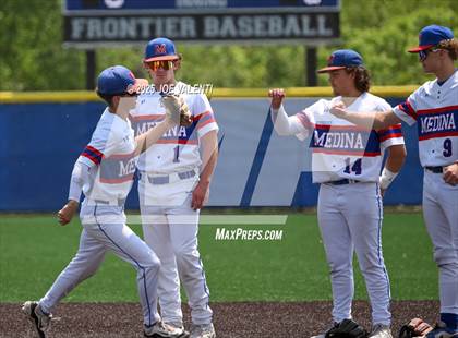 Thumbnail 3 in Oneonta vs. Medina photogallery.