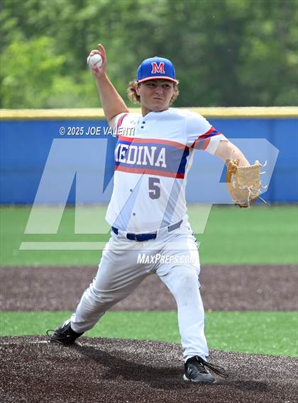 Thumbnail 3 in Oneonta vs. Medina photogallery.