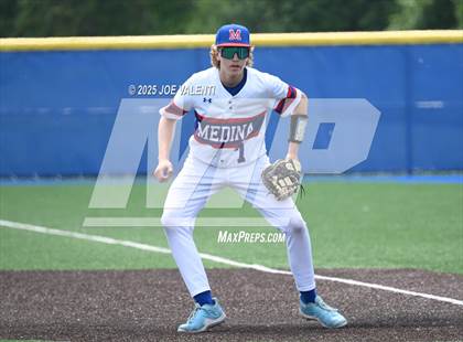Thumbnail 3 in Oneonta vs. Medina photogallery.