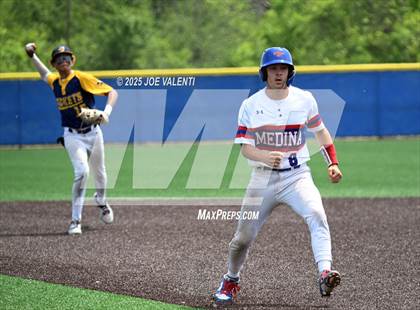 Thumbnail 2 in Oneonta vs. Medina photogallery.