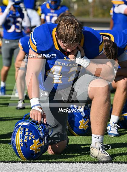 Thumbnail 1 in Friendswood @ Anderson (UIL 5A D1 Football Bi District) photogallery.