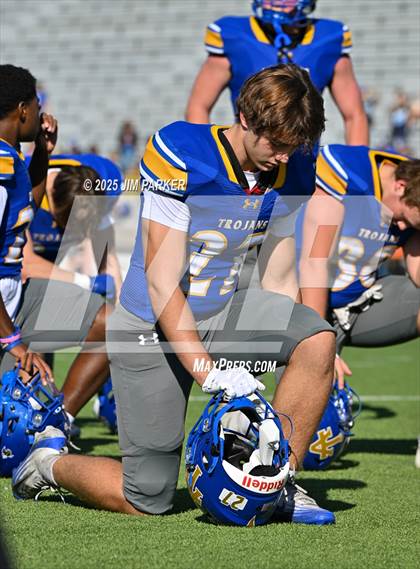 Thumbnail 3 in Friendswood @ Anderson (UIL 5A D1 Football Bi District) photogallery.