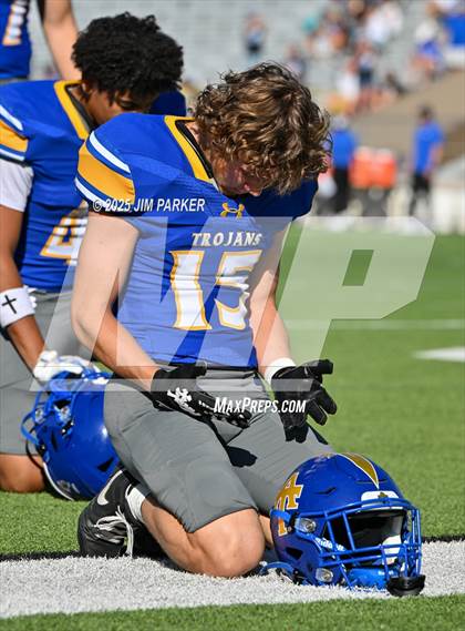 Thumbnail 2 in Friendswood @ Anderson (UIL 5A D1 Football Bi District) photogallery.