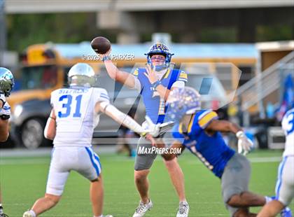 Thumbnail 1 in Friendswood @ Anderson (UIL 5A D1 Football Bi District) photogallery.