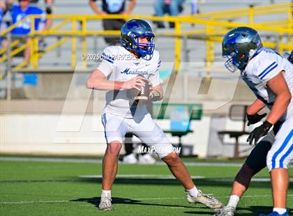 Thumbnail 3 in Friendswood @ Anderson (UIL 5A D1 Football Bi District) photogallery.