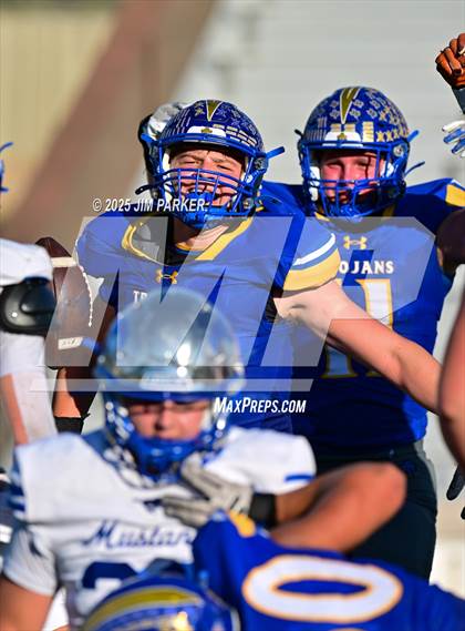 Thumbnail 1 in Friendswood @ Anderson (UIL 5A D1 Football Bi District) photogallery.