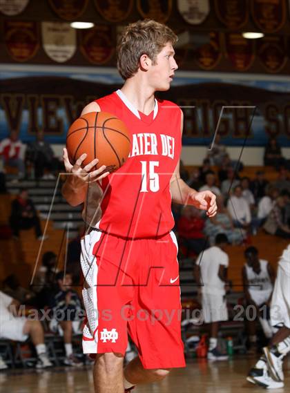 Thumbnail 2 in Mater Dei vs. Warren (Jim Harris Memorial) photogallery.