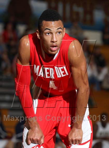 Thumbnail 1 in Mater Dei vs. Warren (Jim Harris Memorial) photogallery.