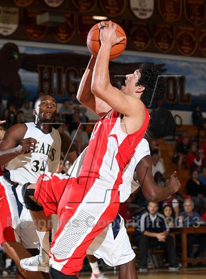 Thumbnail 3 in Mater Dei vs. Warren (Jim Harris Memorial) photogallery.