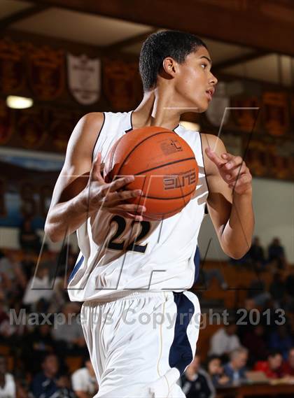 Thumbnail 3 in Mater Dei vs. Warren (Jim Harris Memorial) photogallery.