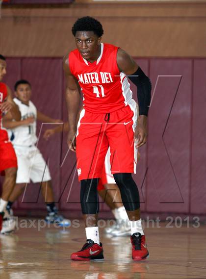 Thumbnail 3 in Mater Dei vs. Warren (Jim Harris Memorial) photogallery.
