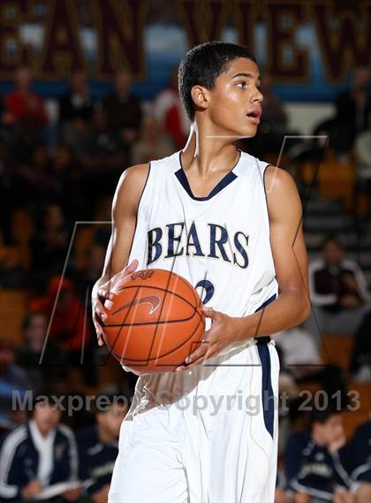 Thumbnail 2 in Mater Dei vs. Warren (Jim Harris Memorial) photogallery.