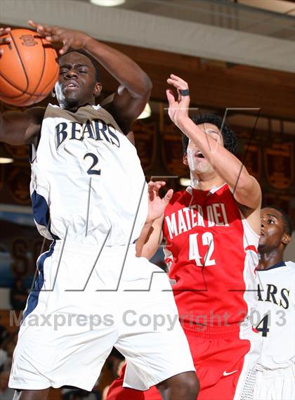 Thumbnail 1 in Mater Dei vs. Warren (Jim Harris Memorial) photogallery.