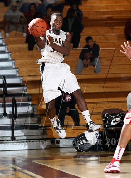 Thumbnail 3 in Mater Dei vs. Warren (Jim Harris Memorial) photogallery.