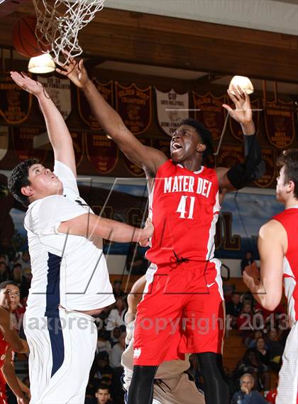 Thumbnail 3 in Mater Dei vs. Warren (Jim Harris Memorial) photogallery.