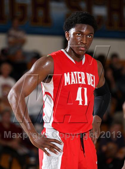 Thumbnail 1 in Mater Dei vs. Warren (Jim Harris Memorial) photogallery.
