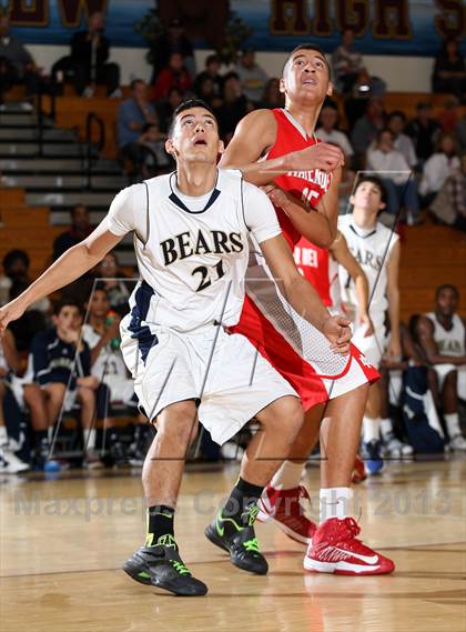 Thumbnail 3 in Mater Dei vs. Warren (Jim Harris Memorial) photogallery.