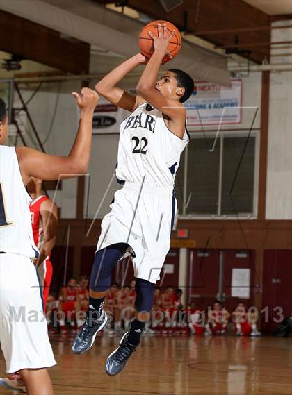 Thumbnail 2 in Mater Dei vs. Warren (Jim Harris Memorial) photogallery.