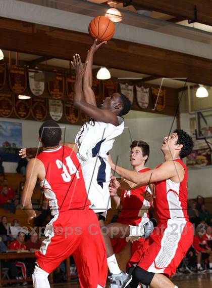 Thumbnail 1 in Mater Dei vs. Warren (Jim Harris Memorial) photogallery.