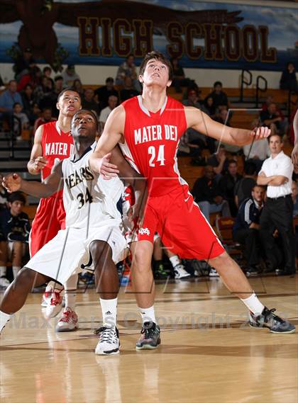 Thumbnail 3 in Mater Dei vs. Warren (Jim Harris Memorial) photogallery.