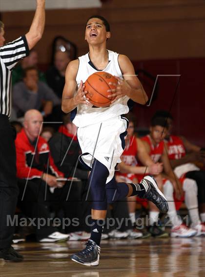 Thumbnail 3 in Mater Dei vs. Warren (Jim Harris Memorial) photogallery.