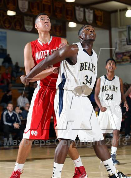 Thumbnail 2 in Mater Dei vs. Warren (Jim Harris Memorial) photogallery.