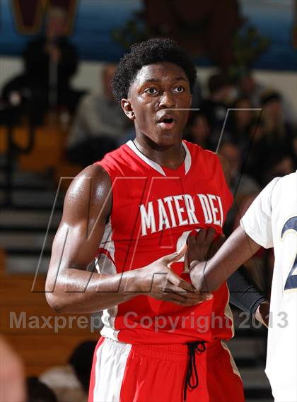 Thumbnail 2 in Mater Dei vs. Warren (Jim Harris Memorial) photogallery.
