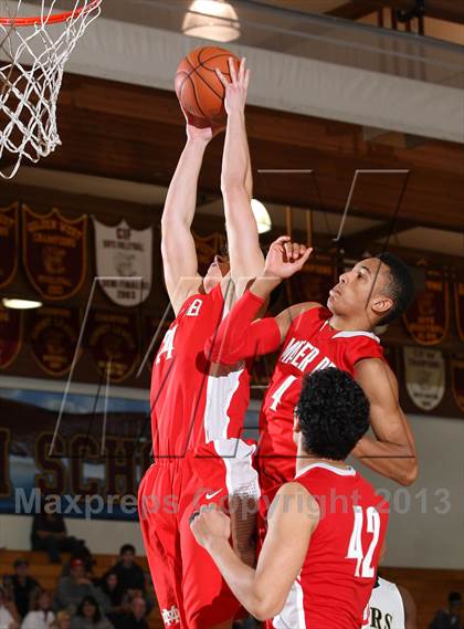 Thumbnail 2 in Mater Dei vs. Warren (Jim Harris Memorial) photogallery.