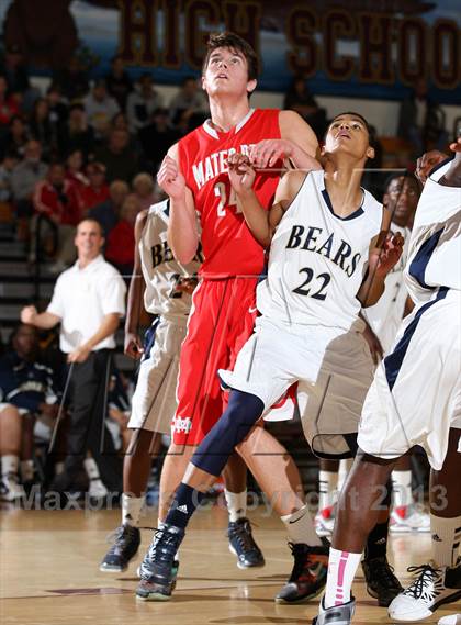 Thumbnail 3 in Mater Dei vs. Warren (Jim Harris Memorial) photogallery.