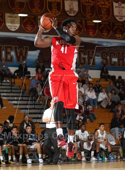 Thumbnail 3 in Mater Dei vs. Warren (Jim Harris Memorial) photogallery.